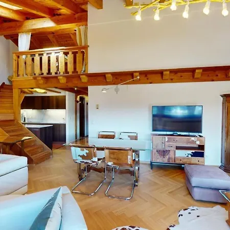 Ludains 18 Apartment